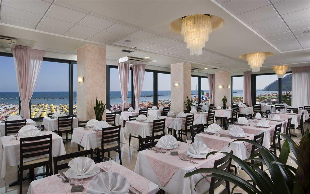 Hotel Napoleon Cattolica Exterior foto